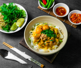 Bún Mắm Nêm Dì Bảy – Hương Vị Miền Trung Gây Thương Nhớ Giữa Lòng Thủ Dầu Một