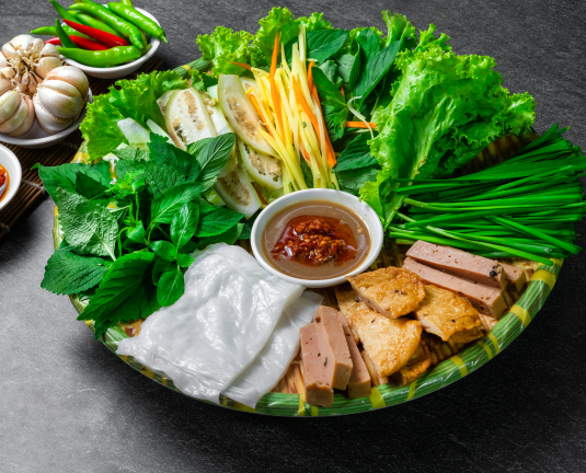 Quán Dì Bảy – Tinh Hoa Ẩm Thực Miền Trung Giữa Lòng Thủ Dầu Một